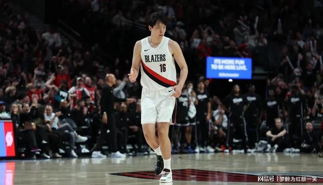 社区盾冲刺阶段再迎强敌，夏洛特黄蜂篮板制胜，主帅态度：管理层满意，赛季目标并未改变的简单介绍